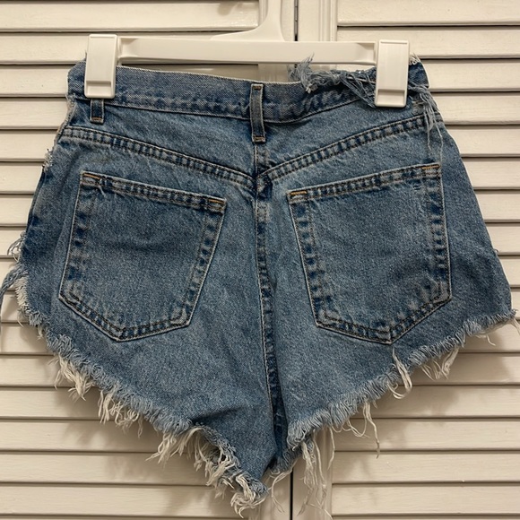 denim shorts, have mesh pocket. bought from a friend, has no tags - Picture 3 of 3